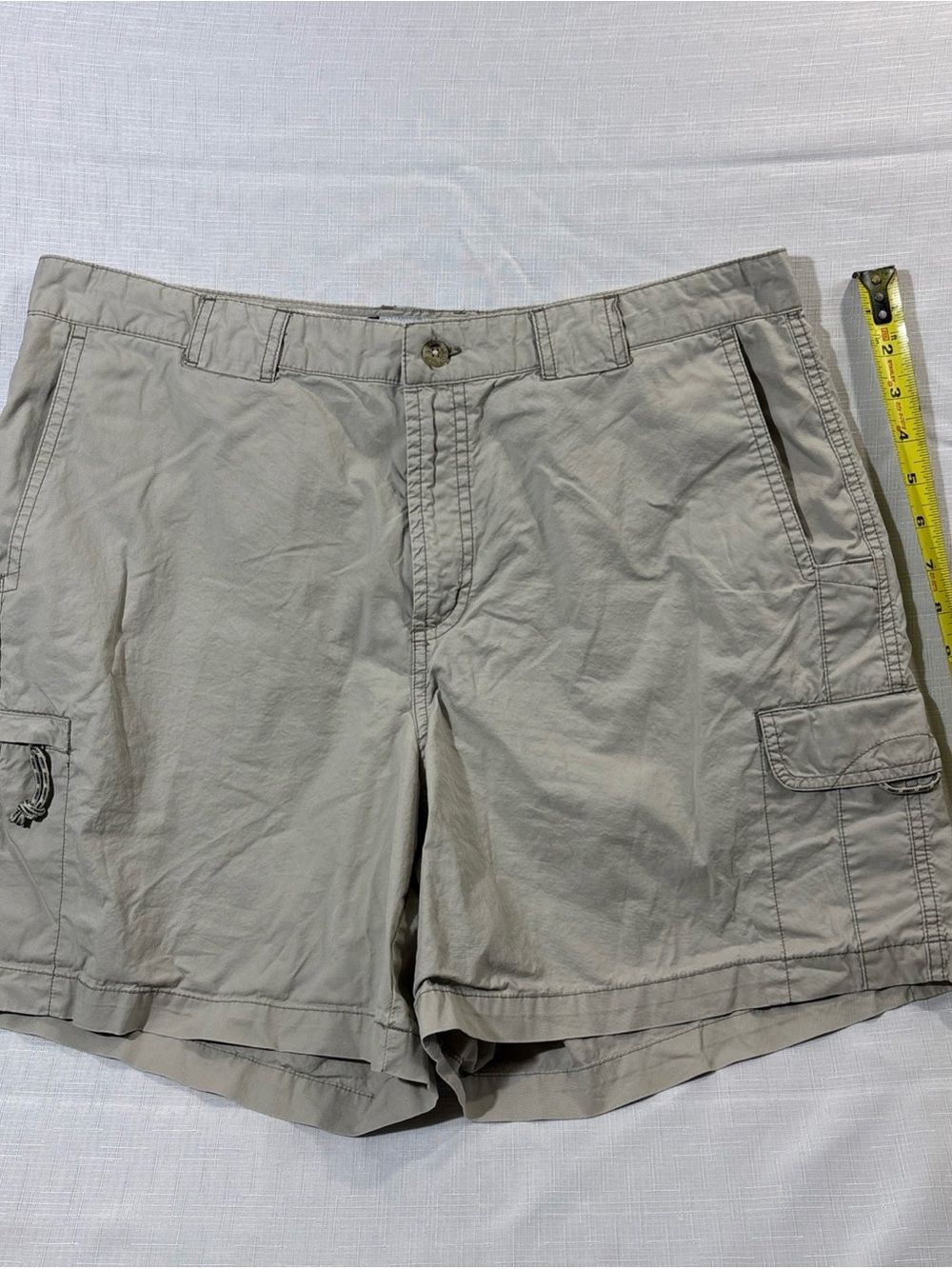 Columbia Women's Cargo Shorts Size 16/18 Khaki Beige Cotton Hiking Outdoors